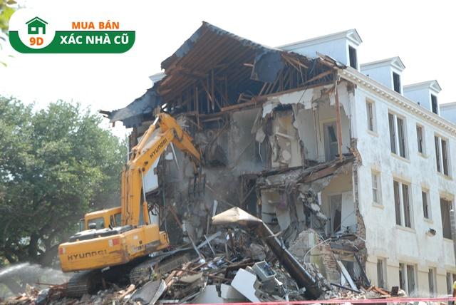 Phá dỡ công trình xây dựng