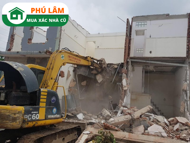 Phá dỡ nhà cũ Quận 1 Phú Lâm 