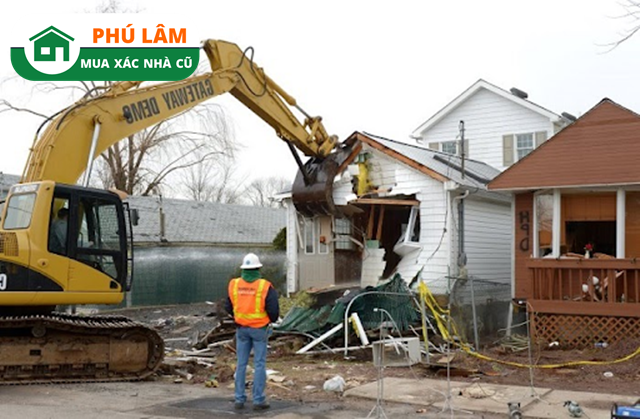 Phá dỡ nhà cũ Quận 11 Phú Lâm